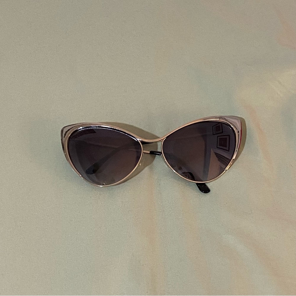 Winged Eye Sunglasses